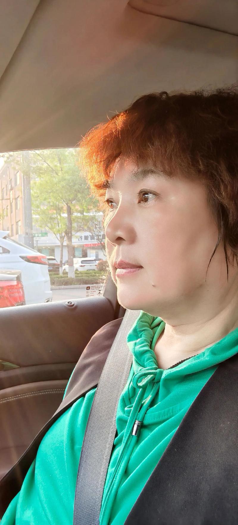 张女士皱眉咨询